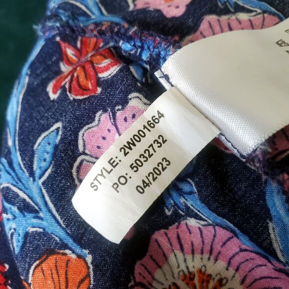 Vineyard Vines Tisbury Floral Square Neck Top Womens Size XL Buttoned Cuffs - Picture 11 of 11